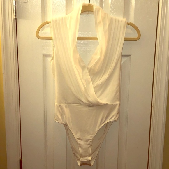Bardot Other - Bardot cream bodysuit